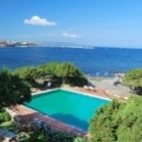 Panoramica della piscina sul Golfo dell'Asinara