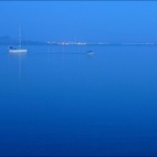 Il Blu davanti alla Villa durante il crepuscolo