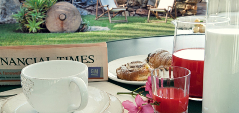 Breakfast in giardino